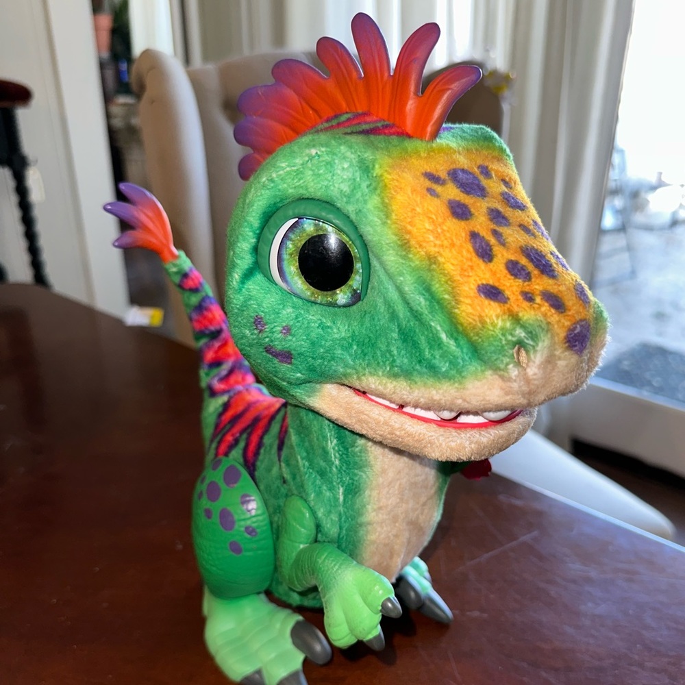 FURREAL FRIENDS MUNCHKIN BABY T REX INTERACTIVE TALKing TOY 35 + Sounds Motions